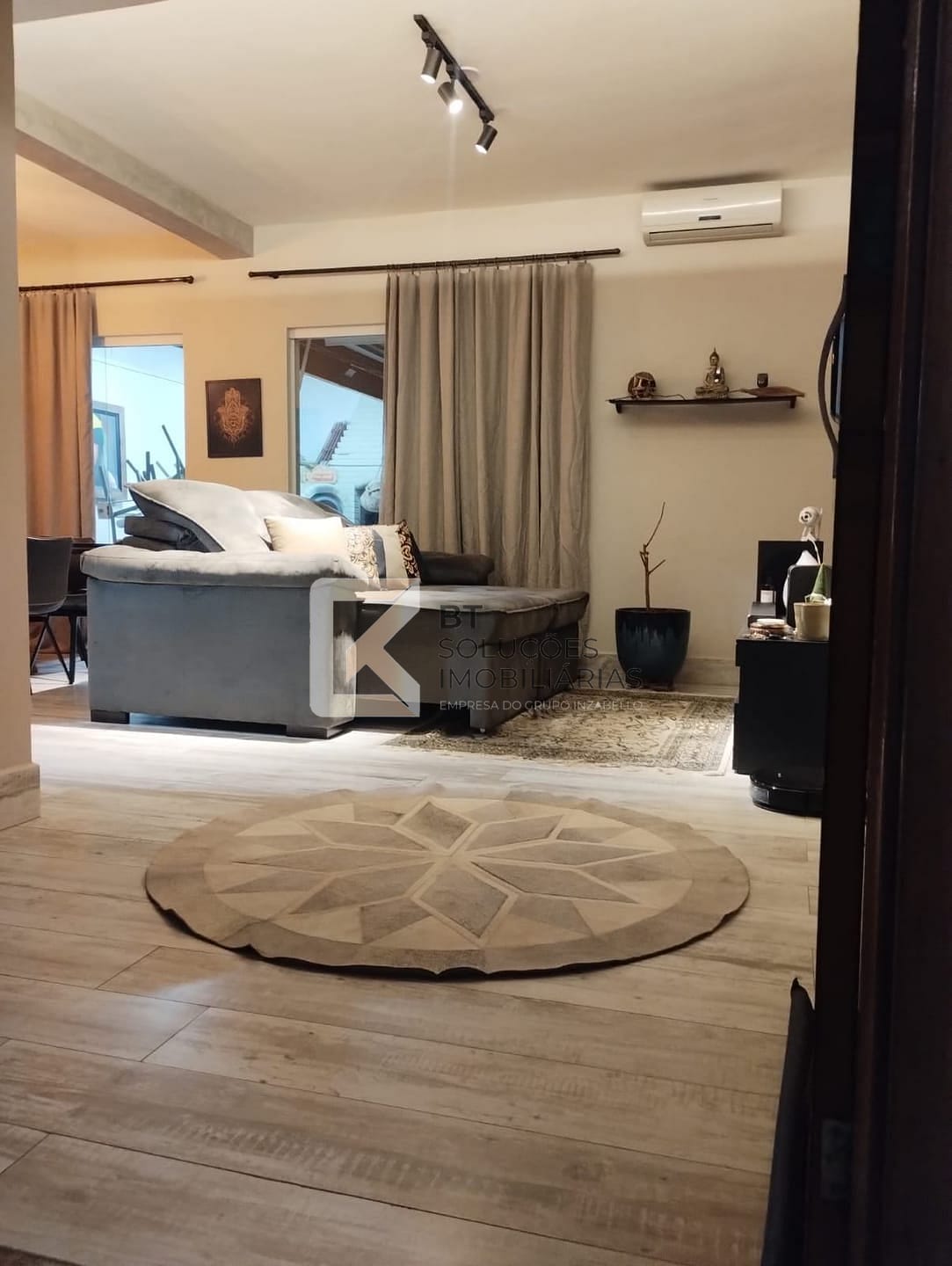 Sobrado para alugar com 3 quartos, 100m² - Foto 1