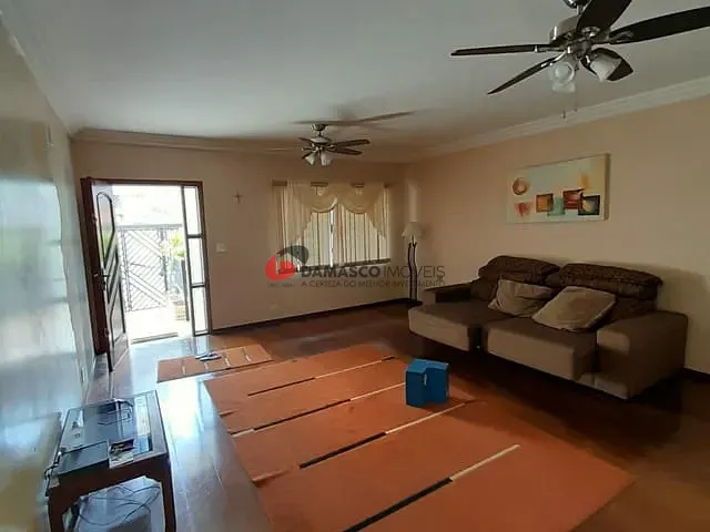 Sobrado com 151m² 4 quartos e 5 banheiros, à venda, no bairro Olímpico em São Caetano do Sul