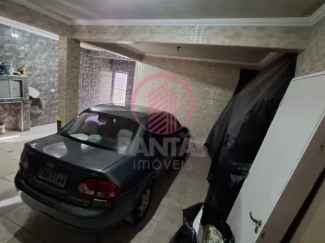 Sobrado com 258m² 4 quartos e 4 banheiros, à venda, no bairro Parque Santa Teresa em Carapicuíba