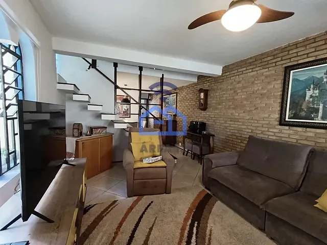 Sobrado com 173m² 3 quartos e 3 banheiros, à venda, no bairro Jardim Primavera em Caraguatatuba