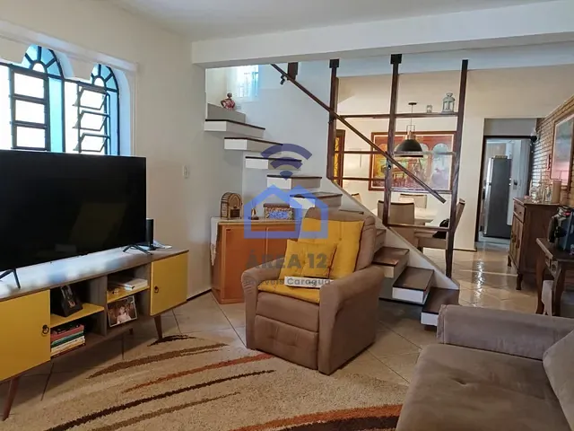 Sobrado com 173m² 3 quartos e 3 banheiros, à venda, no bairro Jardim Primavera em Caraguatatuba