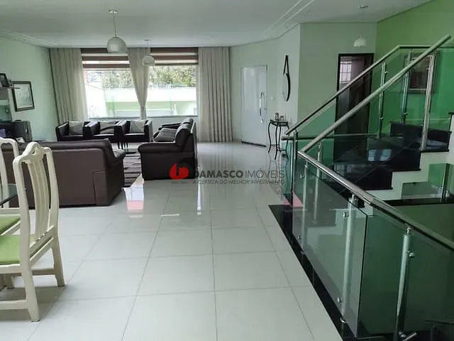 Sobrado com 234m², à venda, no bairro Olímpico em São Caetano do Sul