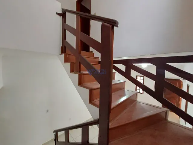 Sobrado 3 quartos e 3 banheiros, à venda, no bairro Bosque dos Eucaliptos em São José dos Campos