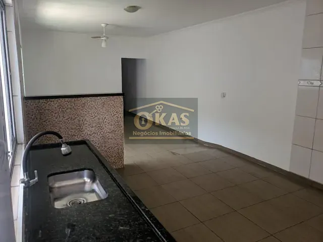 Sobrado com 300m² 2 quartos e 1 banheiro, à venda, no bairro Jardim Santa Inês em Suzano