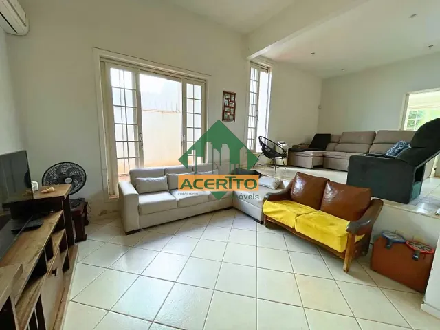 Sobrado com 600m² 4 quartos e 7 banheiros, à venda ou para alugar, no bairro Saudade em Araçatuba