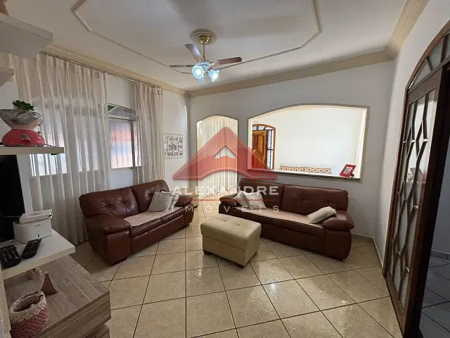 Sobrado com 360m² 4 quartos e 4 banheiros, à venda, no bairro Vila Tesouro em São José dos Campos