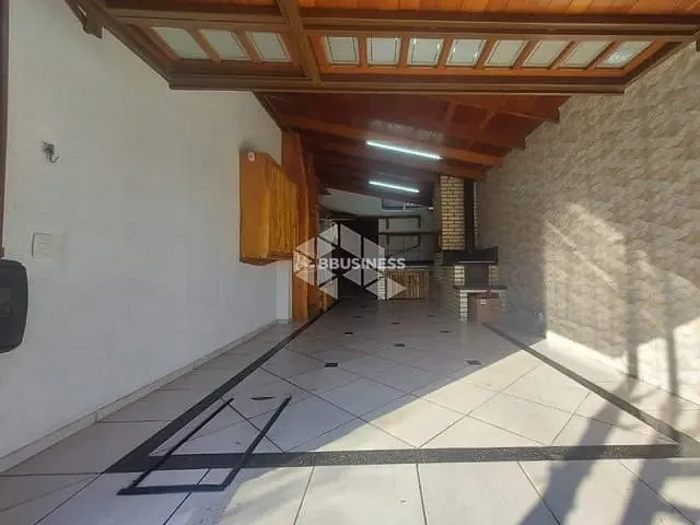 Sobrado 3 quartos e 2 banheiros, à venda, no bairro Santa Catarina em Caxias do Sul