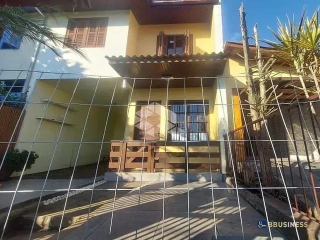 Sobrado 3 quartos e 2 banheiros, à venda, no bairro Santa Catarina em Caxias do Sul