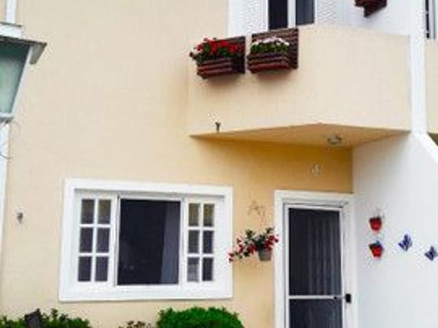 Foto do Sobrado - Sobrado com 2 dormitórios à venda, 75 m² por R$ 234.000,00 - Jardim Flórida - Jacareí/SP | RUSSI IMÓVEIS