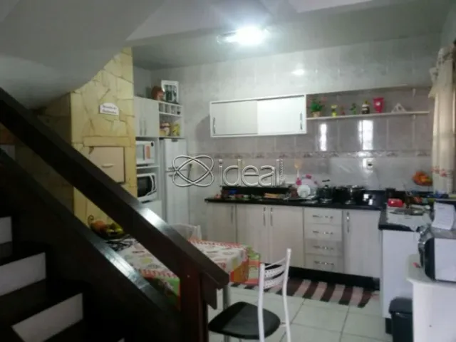 Sobrado 3 quartos e 2 banheiros, à venda, no bairro Cidade Nova em Caxias do Sul
