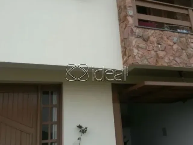 Sobrado 3 quartos e 2 banheiros, à venda, no bairro Cidade Nova em Caxias do Sul