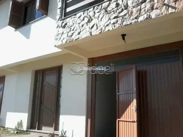 Sobrado 3 quartos e 2 banheiros, à venda, no bairro Cidade Nova em Caxias do Sul