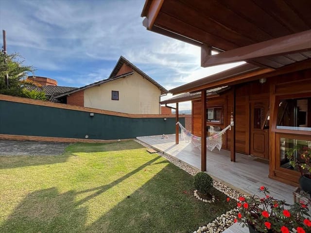 Foto do Sobrado - Sobrado com 3 dormitórios à venda, 172 m² por R$ 1.390.000,00 - Carapicuíba - Carapicuíba/SP | BUSSOCABA ADMINISTRACAO DE BENS E IMOVEIS LTDA