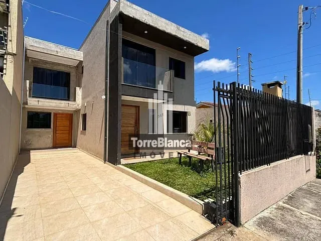 Sobrado com 240m² 4 quartos e 3 banheiros, à venda, no bairro Uvaranas em Ponta Grossa