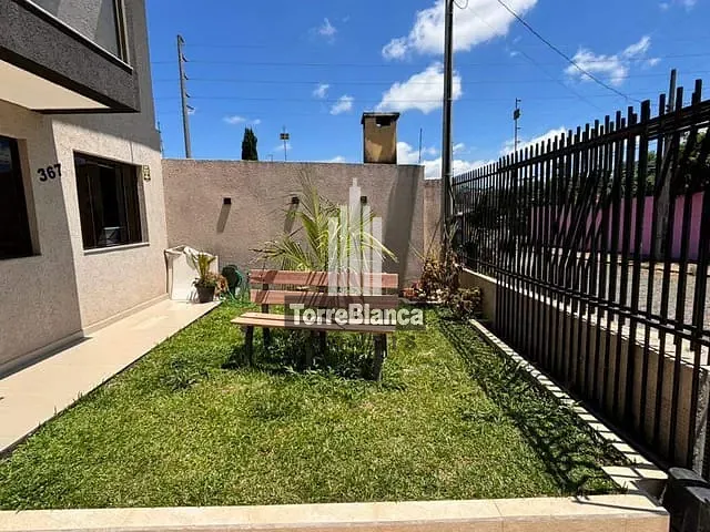 Sobrado com 240m² 4 quartos e 3 banheiros, à venda, no bairro Uvaranas em Ponta Grossa