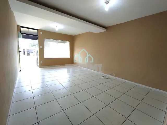 Sobrado com 135m² 3 quartos e 2 banheiros, à venda, no bairro Independência em Taubaté