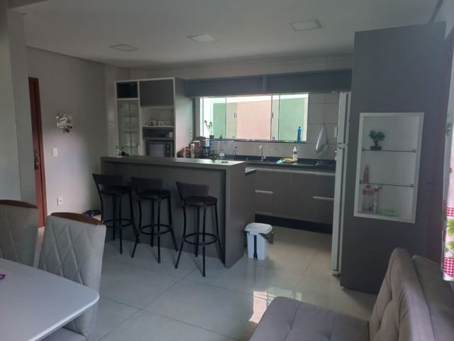 Sobrado com 146m² 3 quartos e 3 banheiros, à venda, no bairro Ingleses do Rio Vermelho em Florianópolis