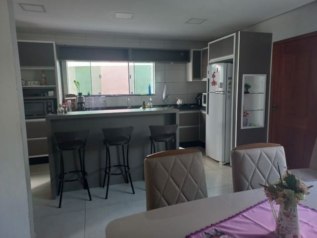 Sobrado com 146m² 3 quartos e 3 banheiros, à venda, no bairro Ingleses do Rio Vermelho em Florianópolis