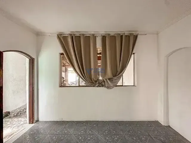 Sobrado 3 quartos e 2 banheiros, à venda, no bairro Parque Martim Cererê em São José dos Campos