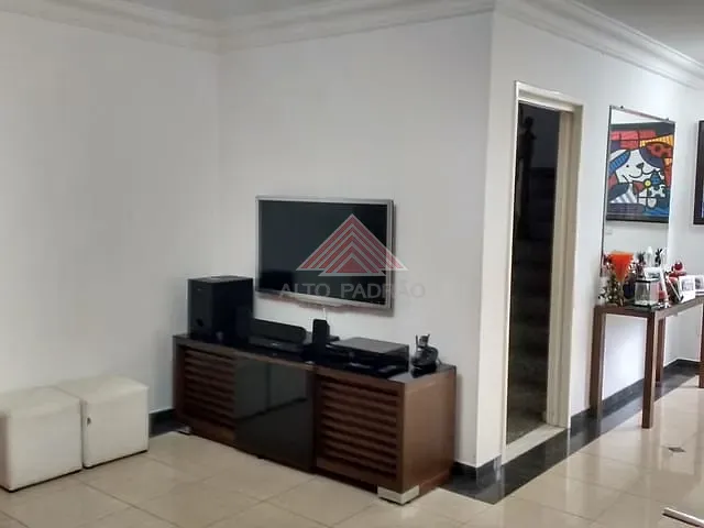 Sobrado 3 quartos e 1 banheiro, à venda, no bairro Jardim Pedroso em Mauá