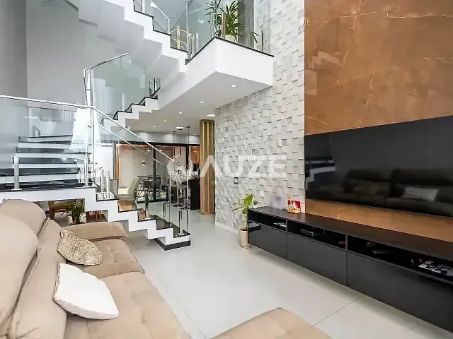 Sobrado com 196m² 3 quartos e 3 banheiros, à venda, no bairro Capão da Imbuia em Curitiba