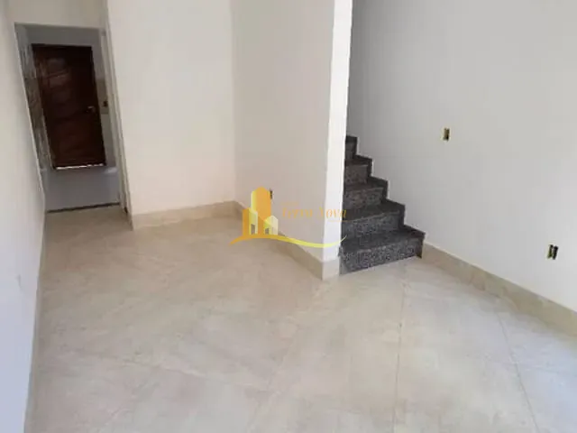 Sobrado com 633m² 2 quartos e 2 banheiros, à venda, no bairro Parque Guaianazes em São Paulo