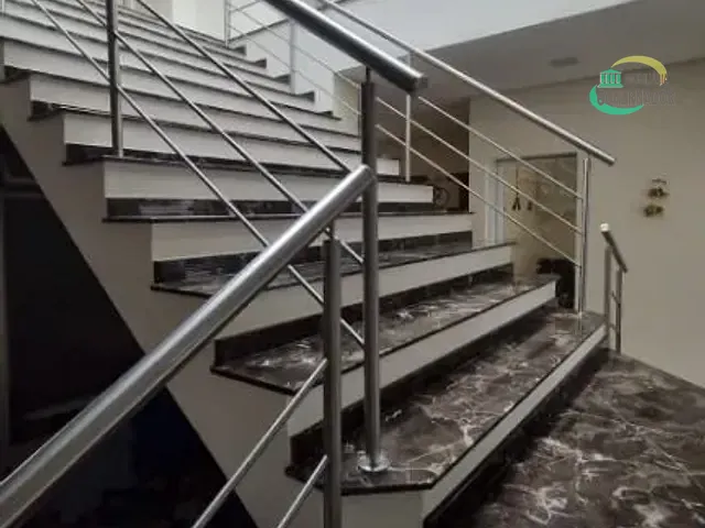 Sobrado com 360m² 5 quartos e 3 banheiros, à venda, no bairro Swiss Park em Campinas