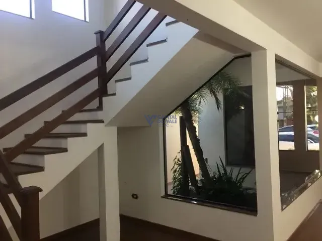 Sobrado 3 quartos e 3 banheiros, à venda, no bairro Urbanova I em São José dos Campos
