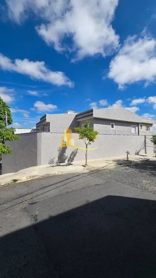 Sobrado, 2 quartos, 652 m² - Foto 1