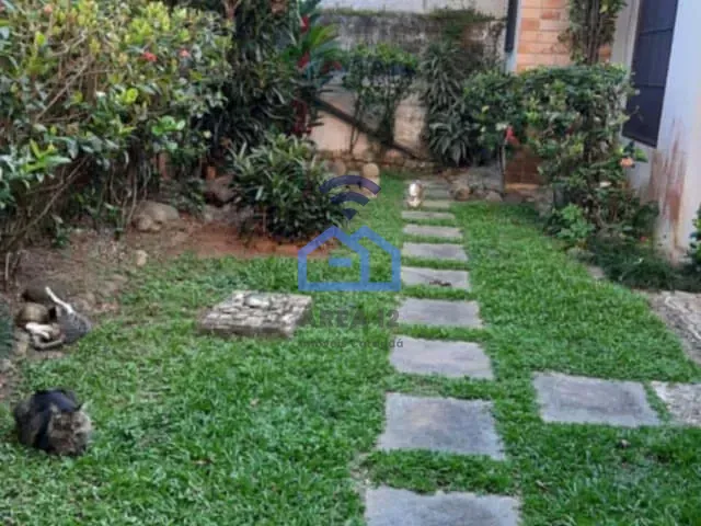 Sobrado com 300m² 5 quartos e 4 banheiros, à venda, no bairro Martim de Sá em Caraguatatuba