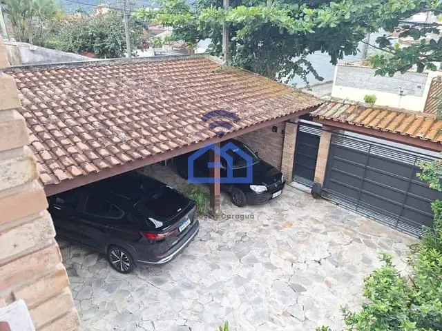 Sobrado com 300m² 5 quartos e 4 banheiros, à venda, no bairro Martim de Sá em Caraguatatuba