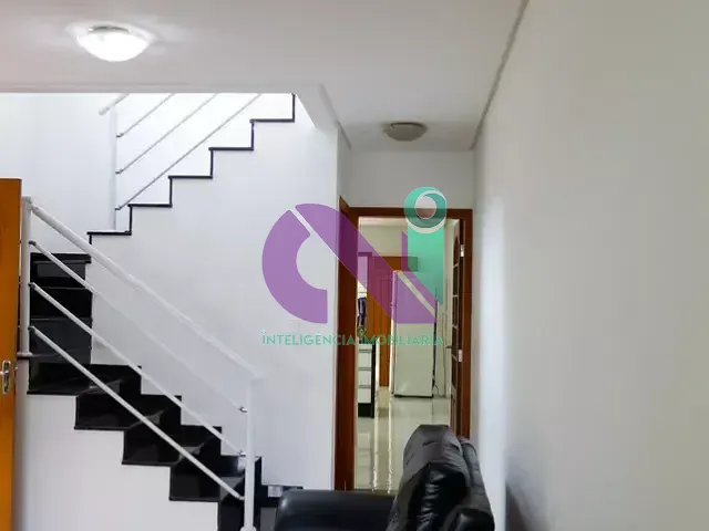 Sobrado com 130m² 4 quartos e 5 banheiros, à venda, no bairro Umuarama em Osasco