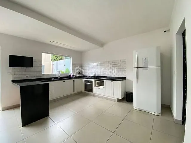 Sobrado com 372m² 2 quartos e 2 banheiros, à venda, no bairro Vila Taquarussu em Campo Grande