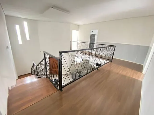 Sobrado com 372m² 2 quartos e 2 banheiros, à venda, no bairro Vila Taquarussu em Campo Grande