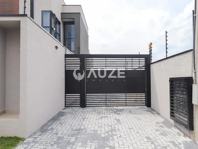 Sobrado com 135m² 3 quartos e 2 banheiros, à venda, no bairro Uberaba em Curitiba