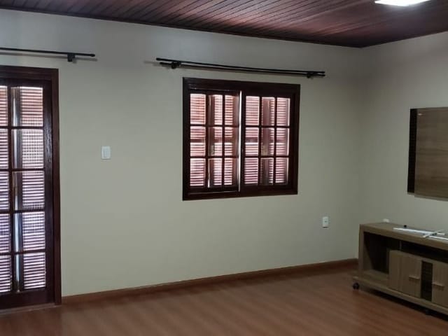 Casa com 225m² 5 quartos e 4 banheiros, à venda, no bairro Centro em Capão do Leão