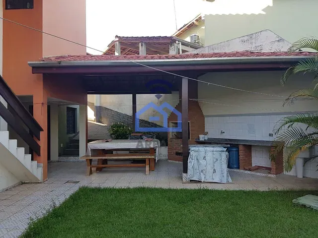 Sobrado com 321m² 5 quartos e 5 banheiros, à venda, no bairro Capricórnio I em Caraguatatuba