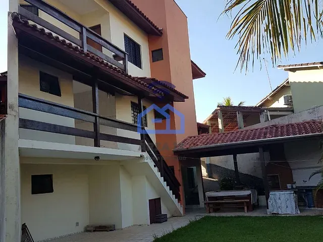 Sobrado com 321m² 5 quartos e 5 banheiros, à venda, no bairro Capricórnio I em Caraguatatuba