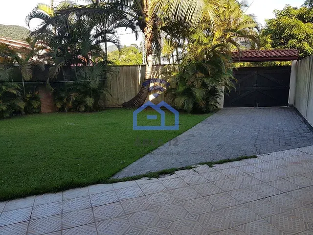 Sobrado com 321m² 5 quartos e 5 banheiros, à venda, no bairro Capricórnio I em Caraguatatuba