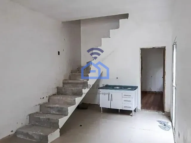 Sobrado com 125m² 5 quartos e 3 banheiros, à venda, no bairro Golfinho em Caraguatatuba