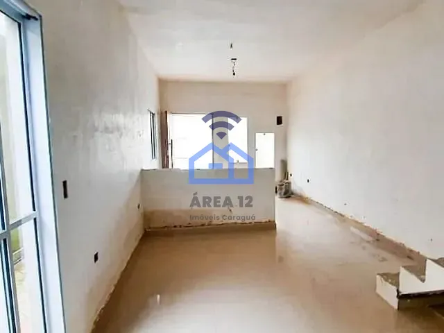 Sobrado com 125m² 5 quartos e 3 banheiros, à venda, no bairro Golfinho em Caraguatatuba