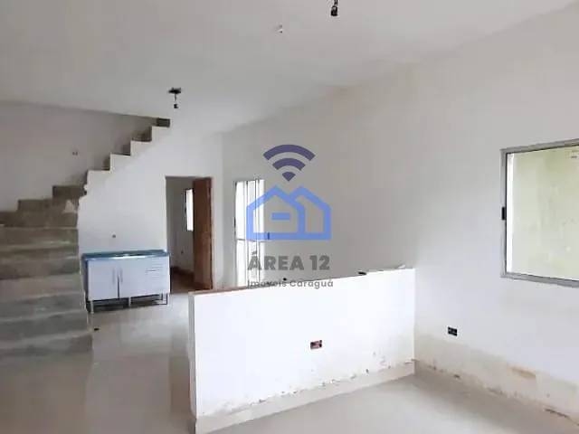 Sobrado com 125m² 5 quartos e 3 banheiros, à venda, no bairro Golfinho em Caraguatatuba