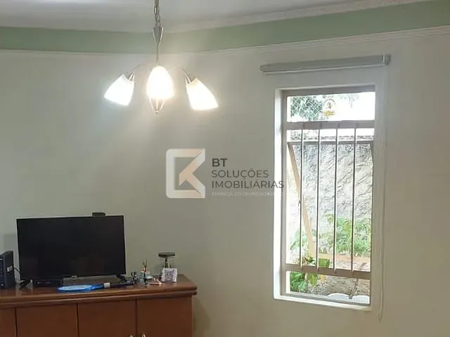 Sobrado com 180m² 3 quartos e 2 banheiros, à venda, no bairro Parque São Lourenço em Indaiatuba
