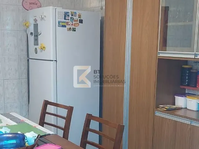 Sobrado com 180m² 3 quartos e 2 banheiros, à venda, no bairro Parque São Lourenço em Indaiatuba