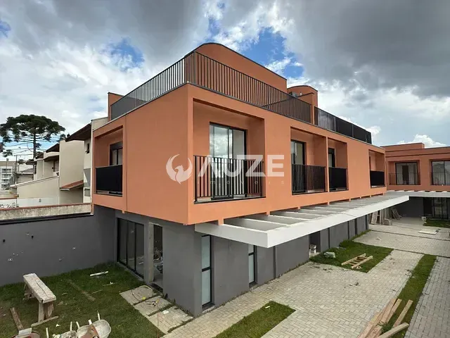 Sobrado com 160m² 3 quartos e 4 banheiros, à venda, no bairro Pilarzinho em Curitiba