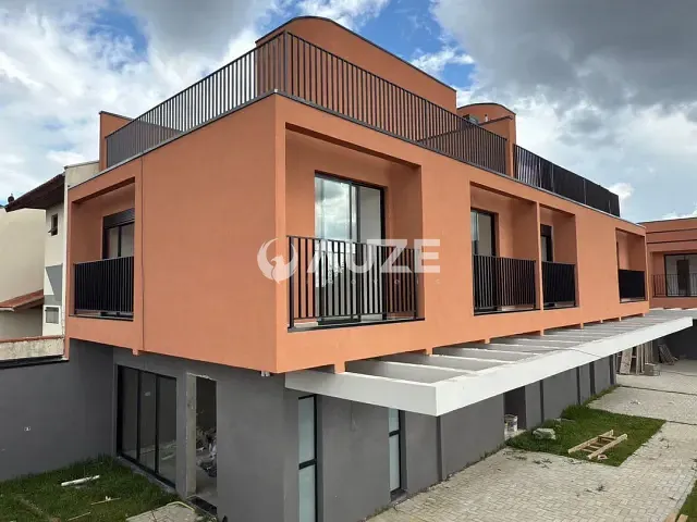 Sobrado com 160m² 3 quartos e 4 banheiros, à venda, no bairro Pilarzinho em Curitiba