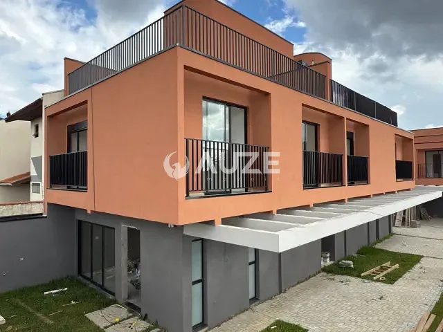Sobrado com 160m² 3 quartos e 4 banheiros, à venda, no bairro Pilarzinho em Curitiba