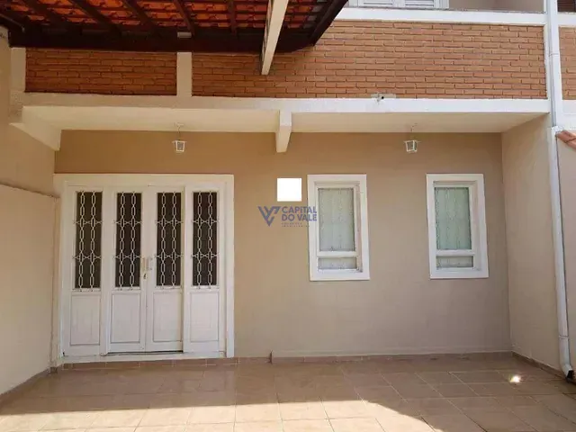 Sobrado 4 quartos e 3 banheiros, à venda, no bairro Jardim das Indústrias em São José dos Campos
