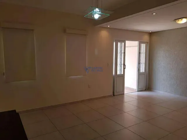 Sobrado 4 quartos e 3 banheiros, à venda, no bairro Jardim das Indústrias em São José dos Campos