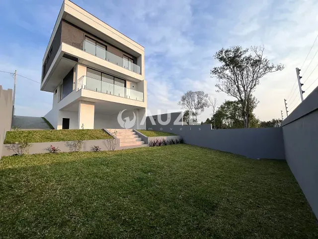 Sobrado com 401m² 3 quartos e 4 banheiros, à venda, no bairro Botiatuva em Campo Largo